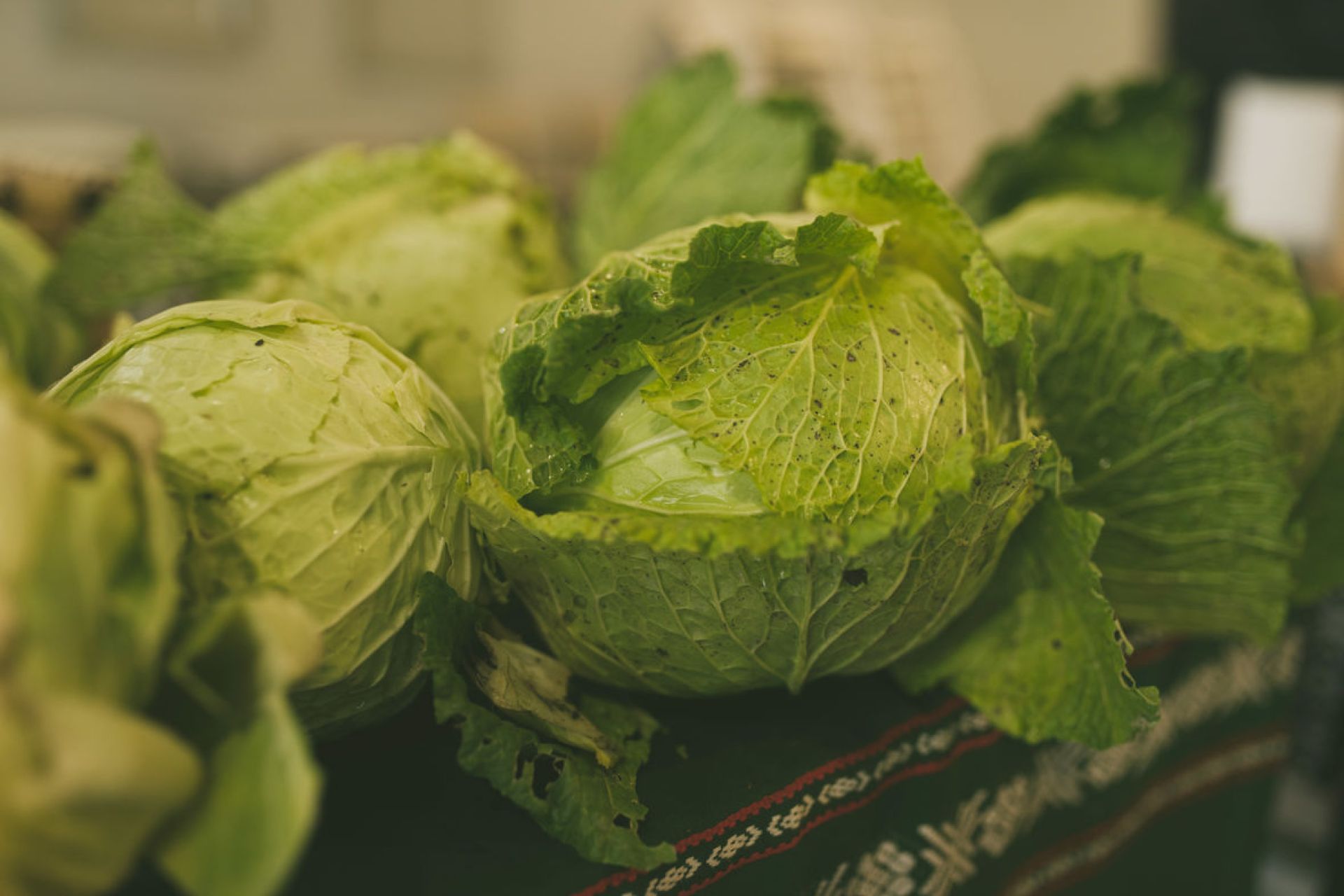 El mercado mensual que abre el otoño trae las primeras verduras de la época invernal