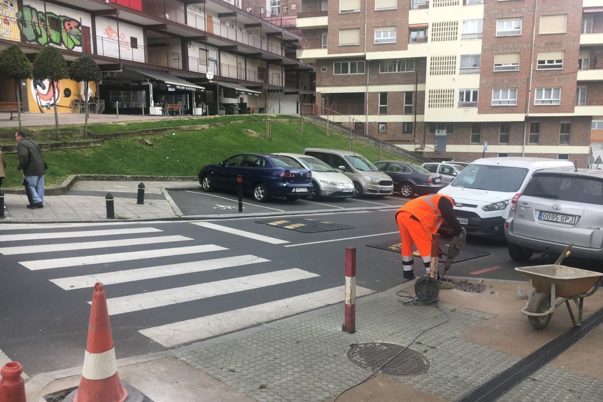 Itsuentzako lehen semaforoa jartzeko lanak hasita