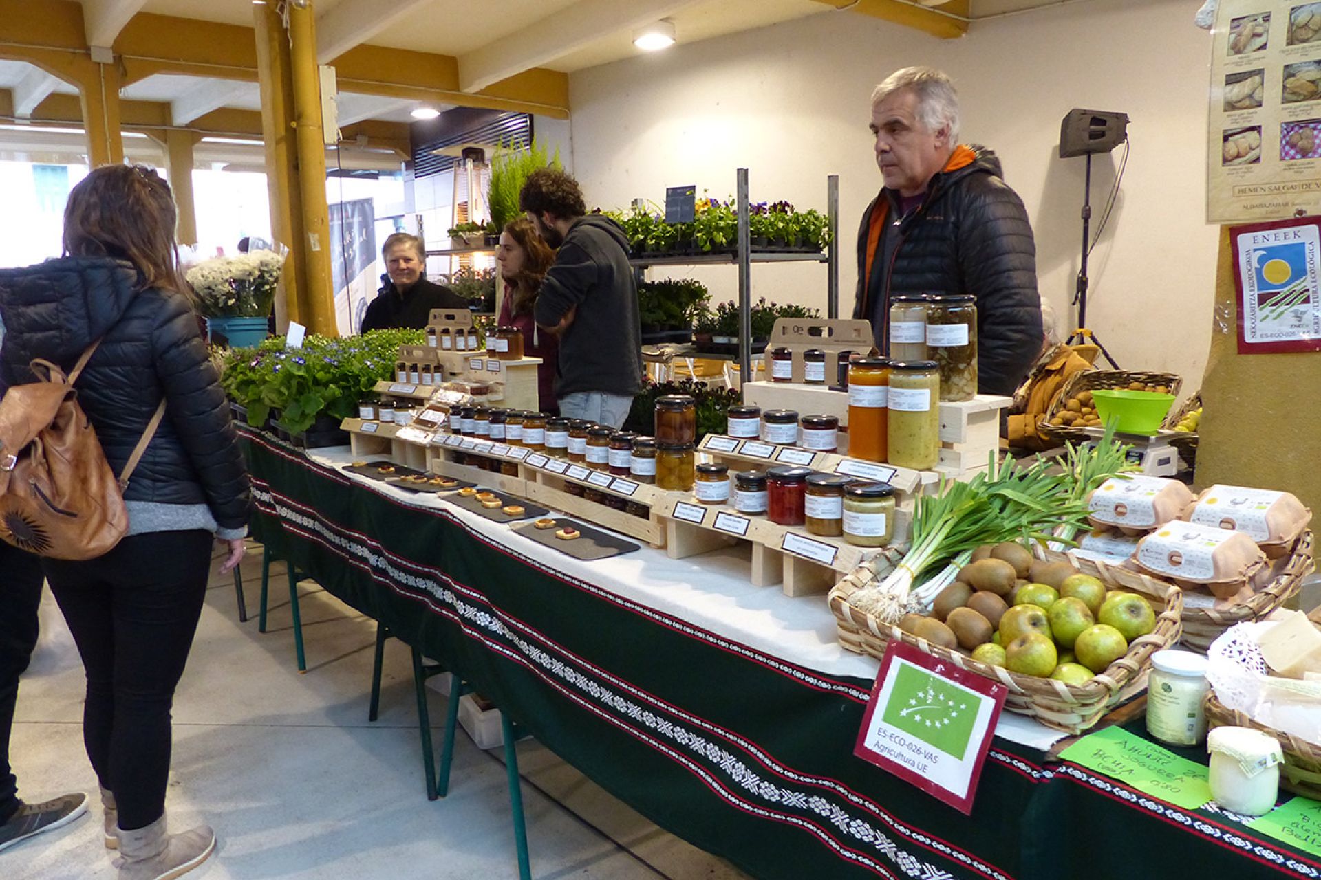 La morcilla protagonista en el mercado de productos de temporada de octubre