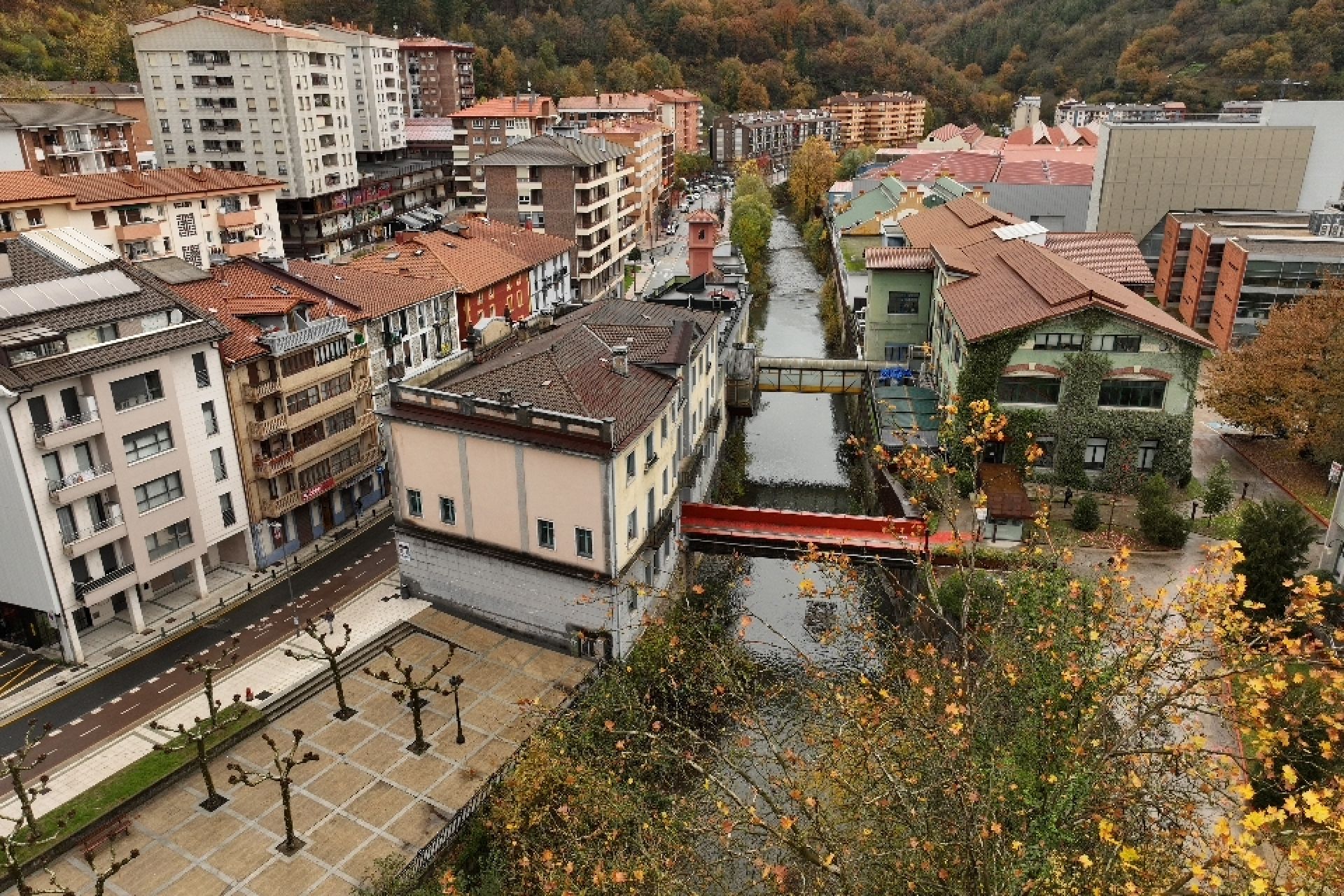 Porteriako eraikinak eraitsi eta ubidea zabaltzeko lanak urtarrilean hasiko dira