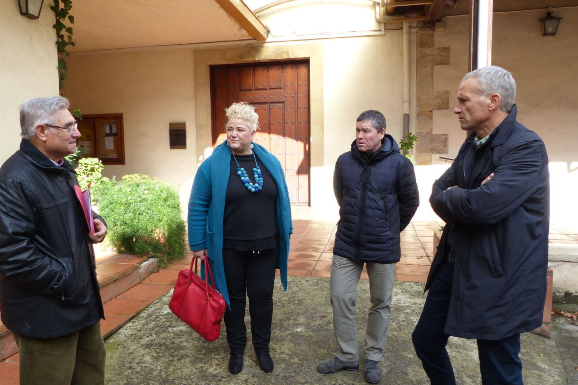 Responsables forales del área social han visitado la basílica de San Martin de Loinaz y sus edificios adyacentes