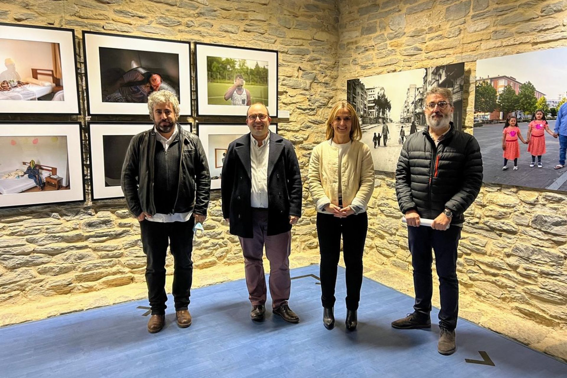 Exposición en Igartza que fija la mirada en las personas refugiadas