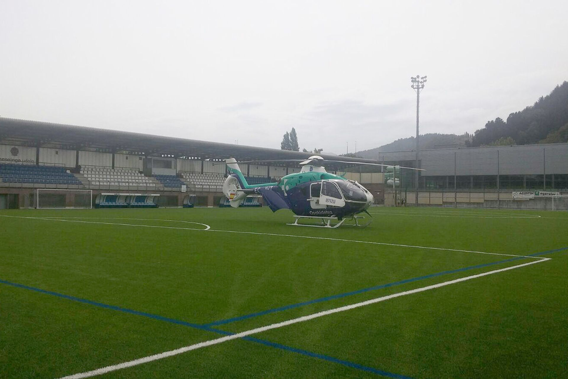 Futbol zelaiak heliportu gisa erabiliko ditu Osakidetzak larrialdietan