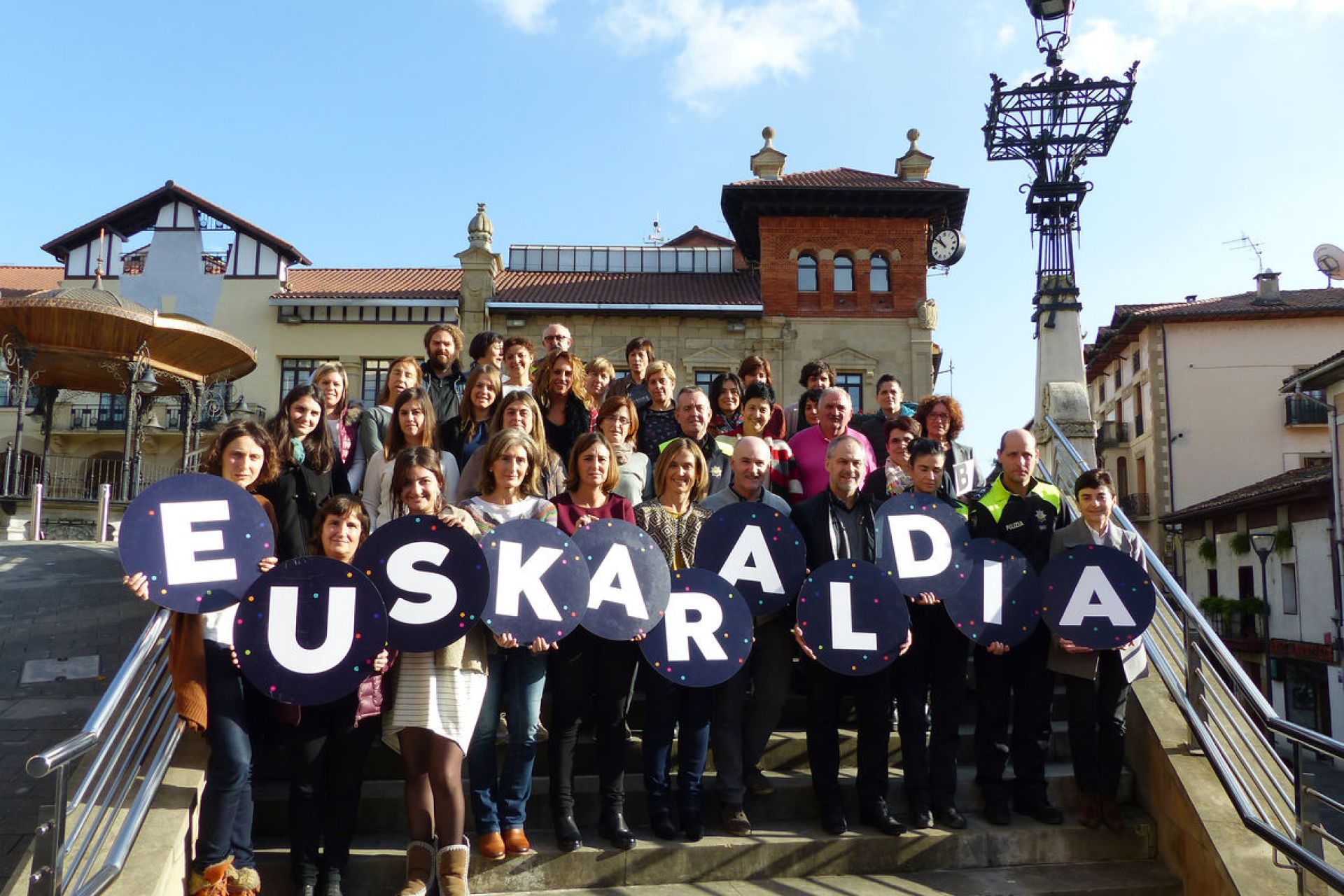 Objetivo habituar en el uso del euskera a la población