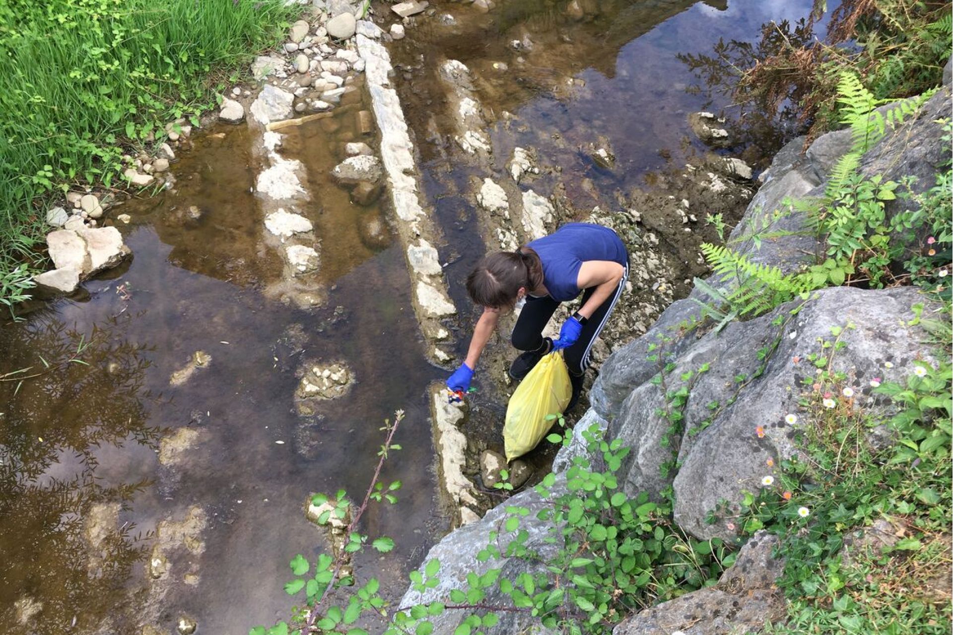 Convocatoria para participar en la limpieza del río